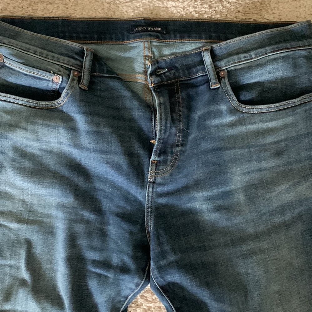 Used - Picture 2 of 3